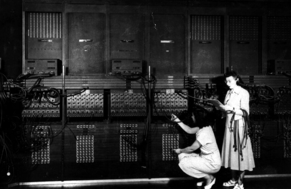 Programming the eniac computer png